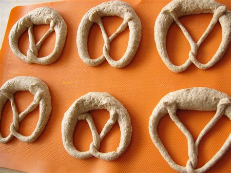 Tebasiles Kitchen: Whole Grain Spelt Pretzels