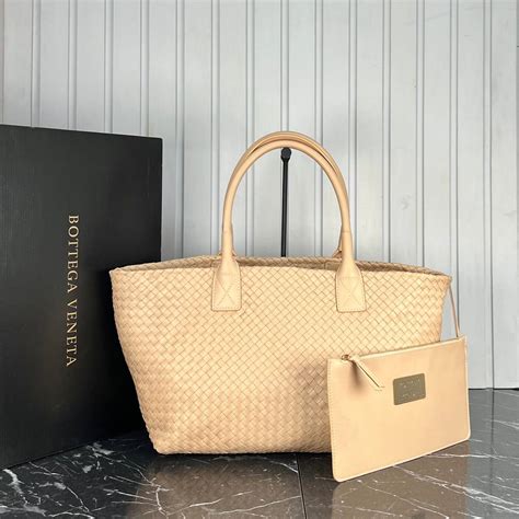 Bottega Veneta Kadin canta Cabat Medium Boy Orgulu Camel