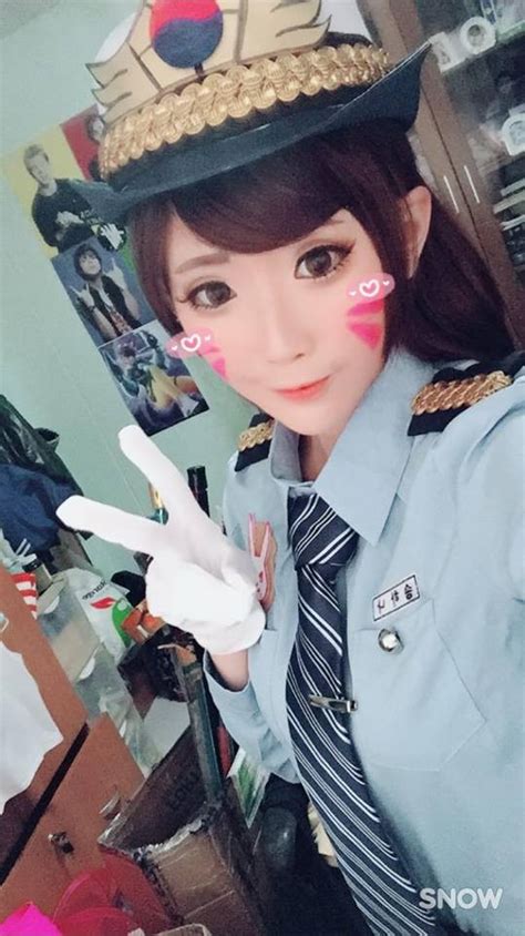 《守望先锋》D.Va女警COS秀制服诱惑 _新浪游戏_手机新浪网