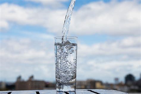 How Many Calories In A Glass Of Water | Storables