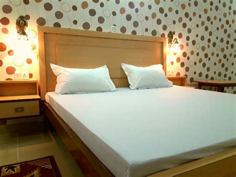 OYO 19192 HOTEL NEW METRO (Lucknow) - Lodge Reviews & Photos - Tripadvisor