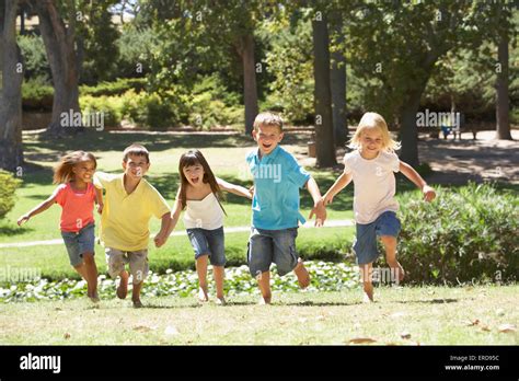 Running Children 的图像结果