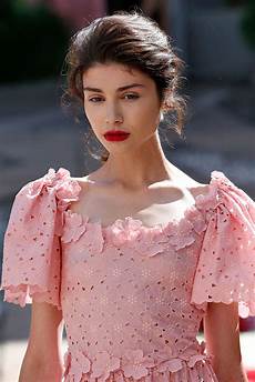 bouffant bun hairstyle 7 stylishly modern mini bouffant hairstyle ideas that you bouffant bun hairstyle 7 stylishly modern mini bouffant hairstyle ideas that you