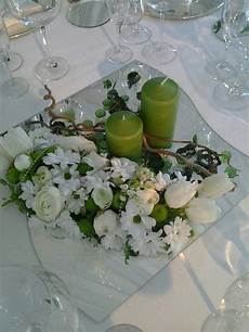 composizioni con candele e fiori centrotavola su specchio con candele nel 2019 composizioni con candele e fiori centrotavola su specchio con candele nel 2019
