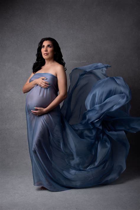 Maternity Photo Ideas | Studio maternity photos, Maternity studio ...
