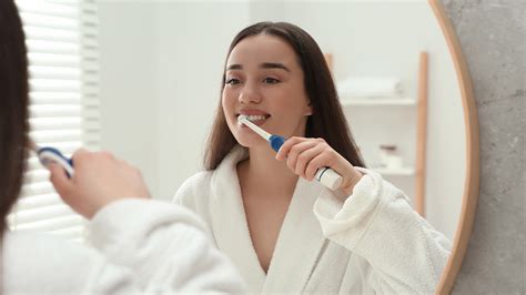 6 Mistakes You're Making When Brushing Your Teeth - and Exactly How Long Should We Be Brushing ...