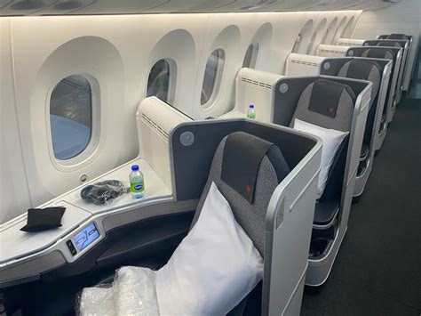 First Impressions: Air Canada 787 Business Class - Live and Let's Fly