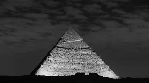 Ancient Egyptian Pyramids and the Speed of Light Mystery - GreekReporter.com