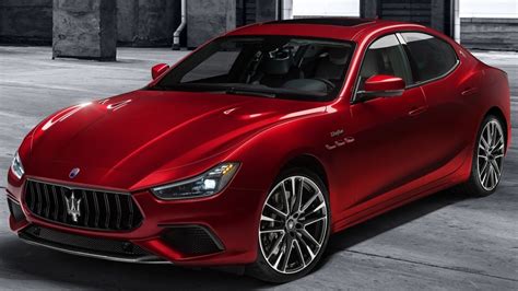 25 Fastest Sedans In The World, Ranked