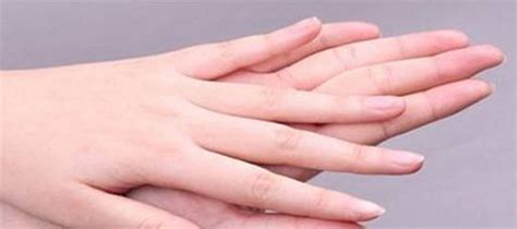 手的保养和美白方法:一双满是细纹,粗糙的双手总会让你的美丽大打折扣
