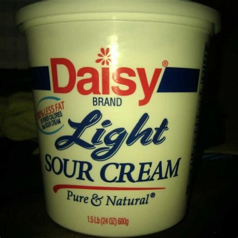 Daisy Sour Cream Logo