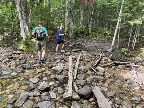 Hiking Mt. Willard NH for an Incredible and Iconic New Hampshire View ...
