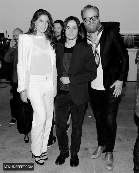 STELLA SCHNABEL Feet - AZNudeFeet