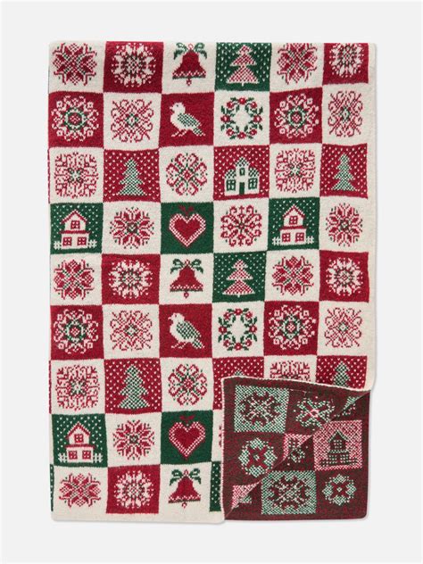 2025 Christmas Bedding | Christmas Duvet Covers & Sets | Primark UK