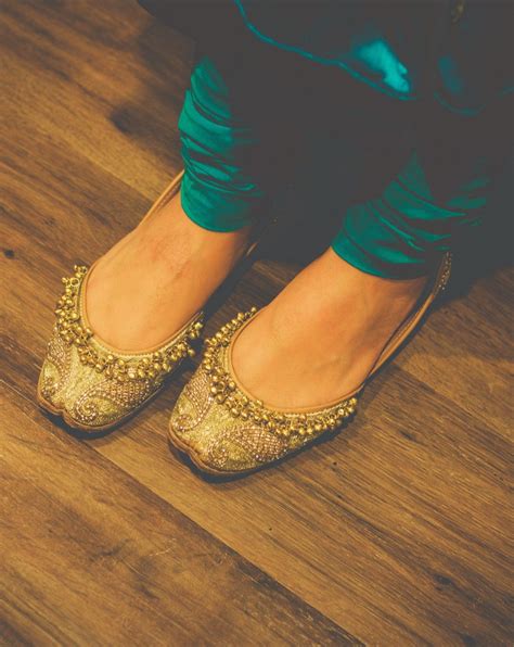 Buy Juttis Online | Desert Rose II Juttis - Pastels & Pop