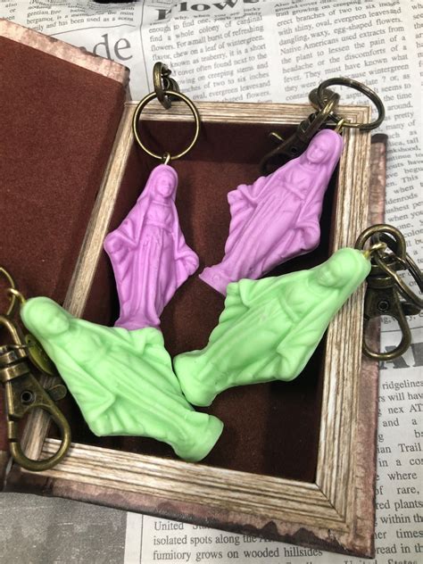 Glowing Maria | THE CANDY MARIA