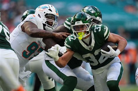 Isaiah Davis Fantasy Hub: Week 15 Injury Update, Start/Sit Advice ...
