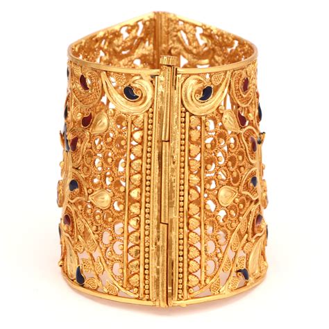 Mayuram - Peacock Motif Glass Chur- One Piece