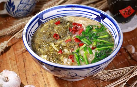 《舌尖上的中国》浆水面的浆水用的是腌菜水，简单方便，口感酸爽，清口开胃_腾讯新闻