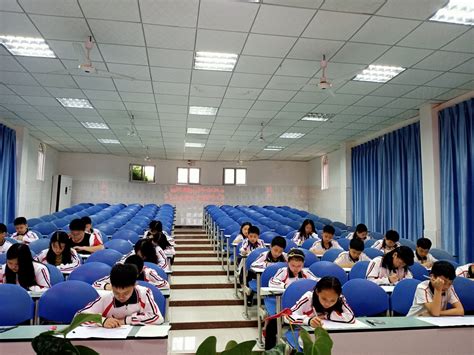 2022秋季开学，武汉中小学开展线上教学_湖北省_在线_田悦