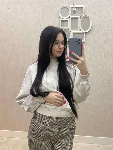 I'm your girlfriend : r/AmIHotSFW