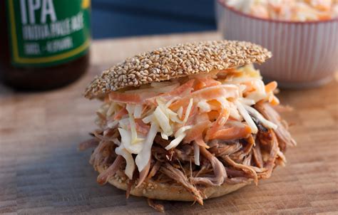 Recipe for Pulled Pork with Burger Buns and Coleslaw