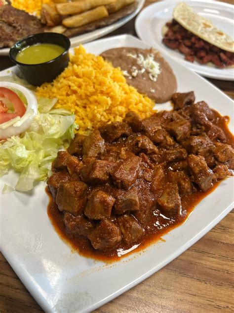 Carne Guisada with floor tortillas - Physics Zone