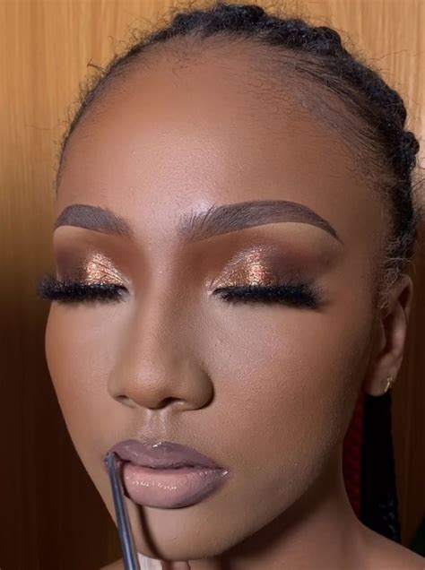 Pin by Cara J. on beautilicious. | Bronze eye makeup, Bronze makeup ...