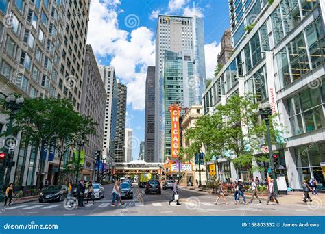 State Street in Downtown Chicago during Summer Editorial Photography ...