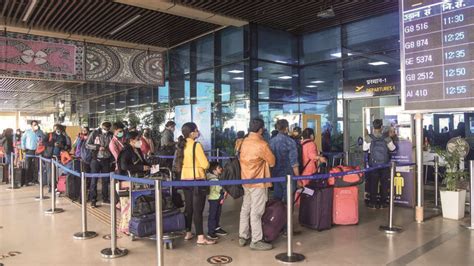 Centre asks airlines to deploy adequate manpower at counters; carriers ...