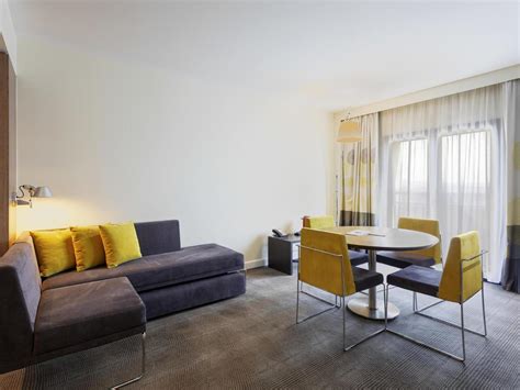 Novotel Istanbul Bosphorus Hotel | Michelin-Listed Dining & Sea Views