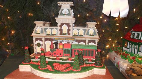 Magic Kingdom entrance Gingerbread House @Peddler's Village, New Hope ...