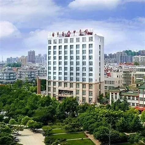 徐州市中心医院（徐州四院）院长张培影 - 全程导医网