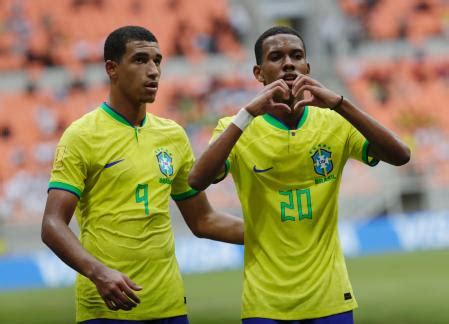 Dos de los 12 jugadores destacados por la FIFA en el Mundial sub-17, en ...
