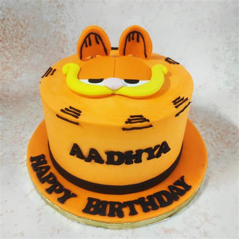 Garfield Theme Cake | Comic Theme Cake | Garfield Face Cake – Liliyum ...