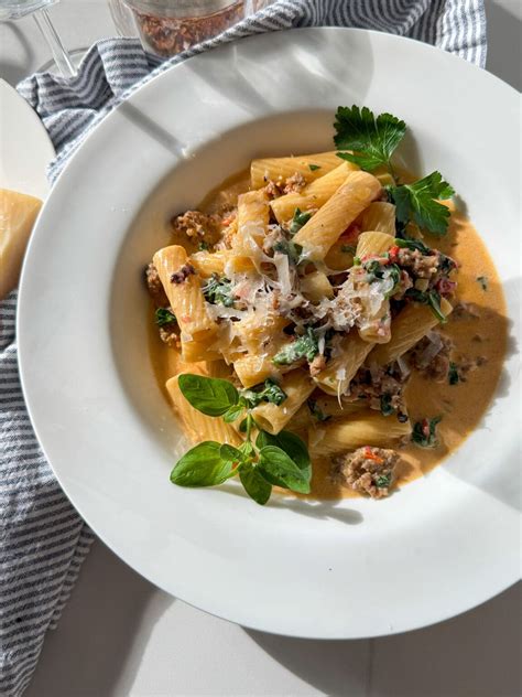 Spicy Chicken Sausage Rigatoni with Sundried Tomatoes - The Perks of ...