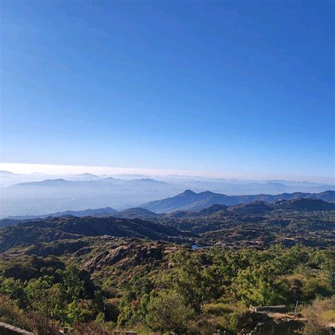 LinkedIn Dishi Singh 페이지: Imagine a LinkedIn Company profile as dry as ...