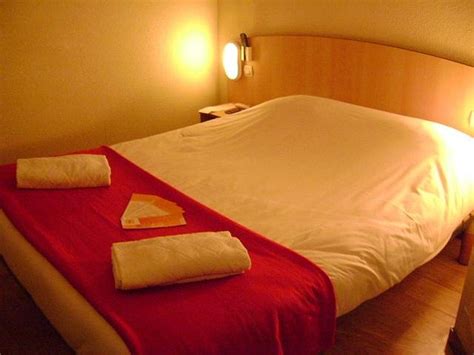 PREMIERE CLASSE NIORT EST - CHAURAY - Hotel Reviews, Photos, Rate ...