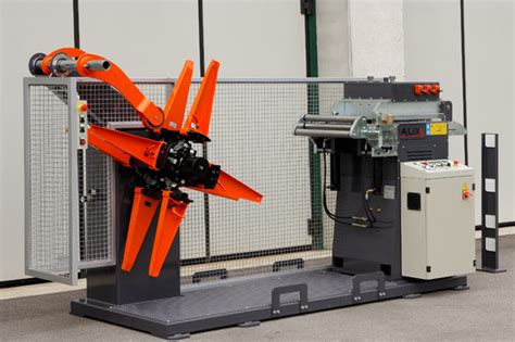 Compact uncoiling, feeding and straightening unit - Alix Srl