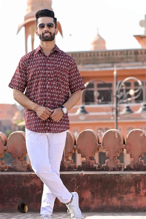 Men Half Sleeve Shirt Maroon Booti
