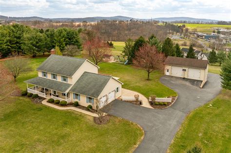 290 S. Windy Mansion Road, Denver by Kline, Kreider & Good Auctioneers