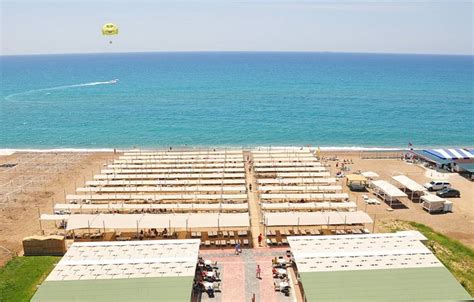 Lake & River Side Hotel & Spa Pool: Pictures & Reviews - Tripadvisor