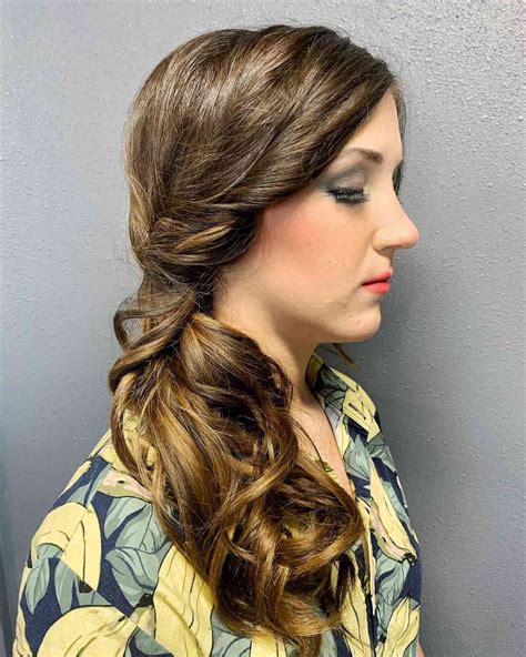 15 Cutest Side Ponytail Ideas for 2023 That You Need to See!