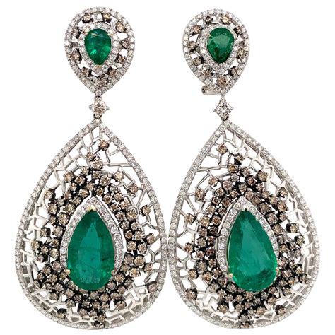 Unenhanced Emerald and Diamond Earrings at 1stDibs