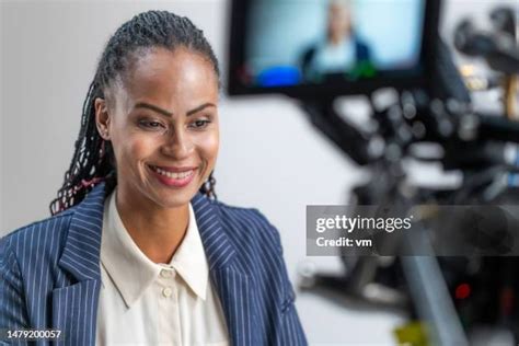 Interview Mid Shot 的图像结果