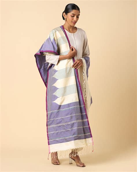Buy Mumtaz Pochampally Weft Ikat Light Violet Silk Dupatta | Aadyam