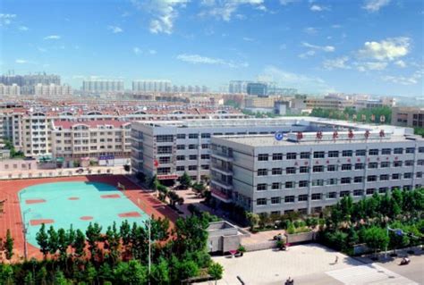 潍坊高新区： 学校来了“专家团” 优化规划回头看 - 高新开发区新闻 - 潍坊新闻网