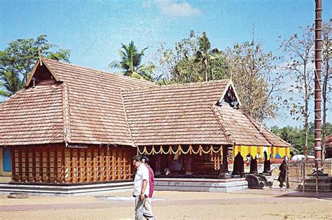 ஓணம் பண்டிகை தொடங்கிய கோயில் | About Thirukkadakkarai Appan Temple ...