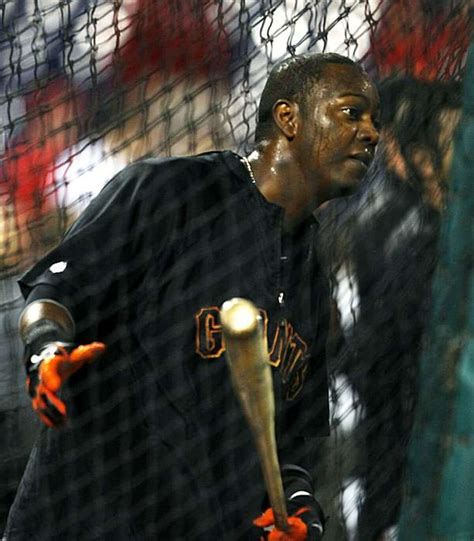 Philadelphia Phillies even series with Giants