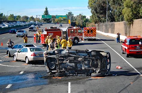 Fiery 3-car crash on 101 Freeway leaves 1 dead, 2 injured – Daily News